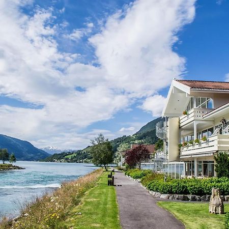 Hotel Loenfjord Loen Bagian luar foto