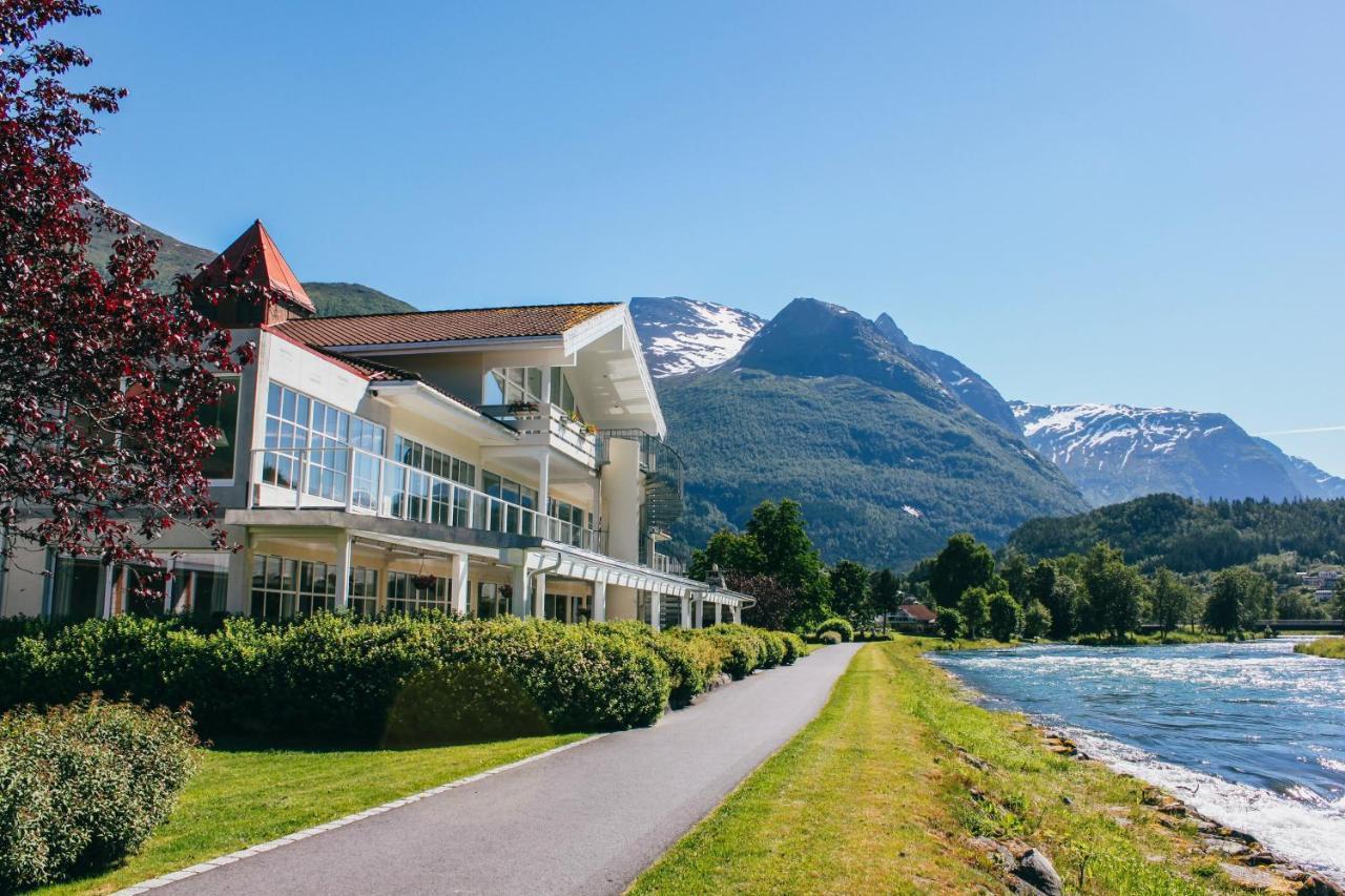 Hotel Loenfjord Loen Bagian luar foto