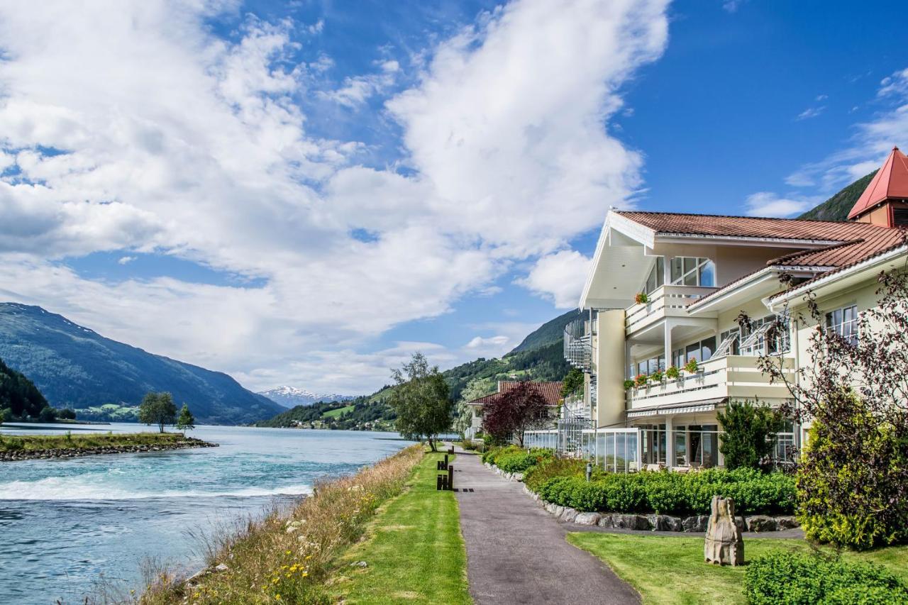 Hotel Loenfjord Loen Bagian luar foto