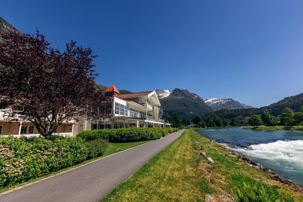 Hotel Loenfjord Loen Bagian luar foto