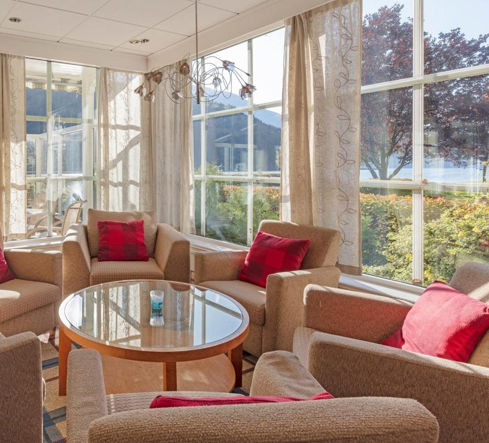 Hotel Loenfjord Loen Bagian luar foto
