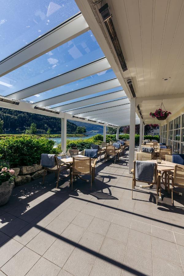 Hotel Loenfjord Loen Bagian luar foto