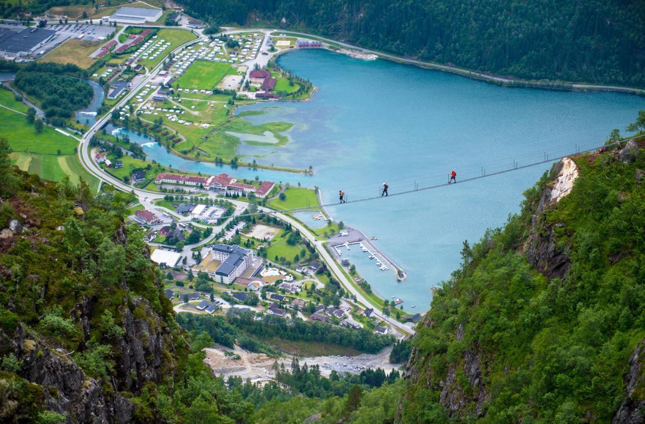 Hotel Loenfjord Loen Bagian luar foto