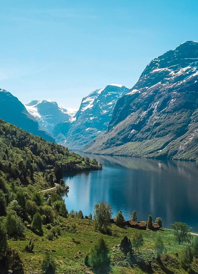 Hotel Loenfjord Loen Bagian luar foto