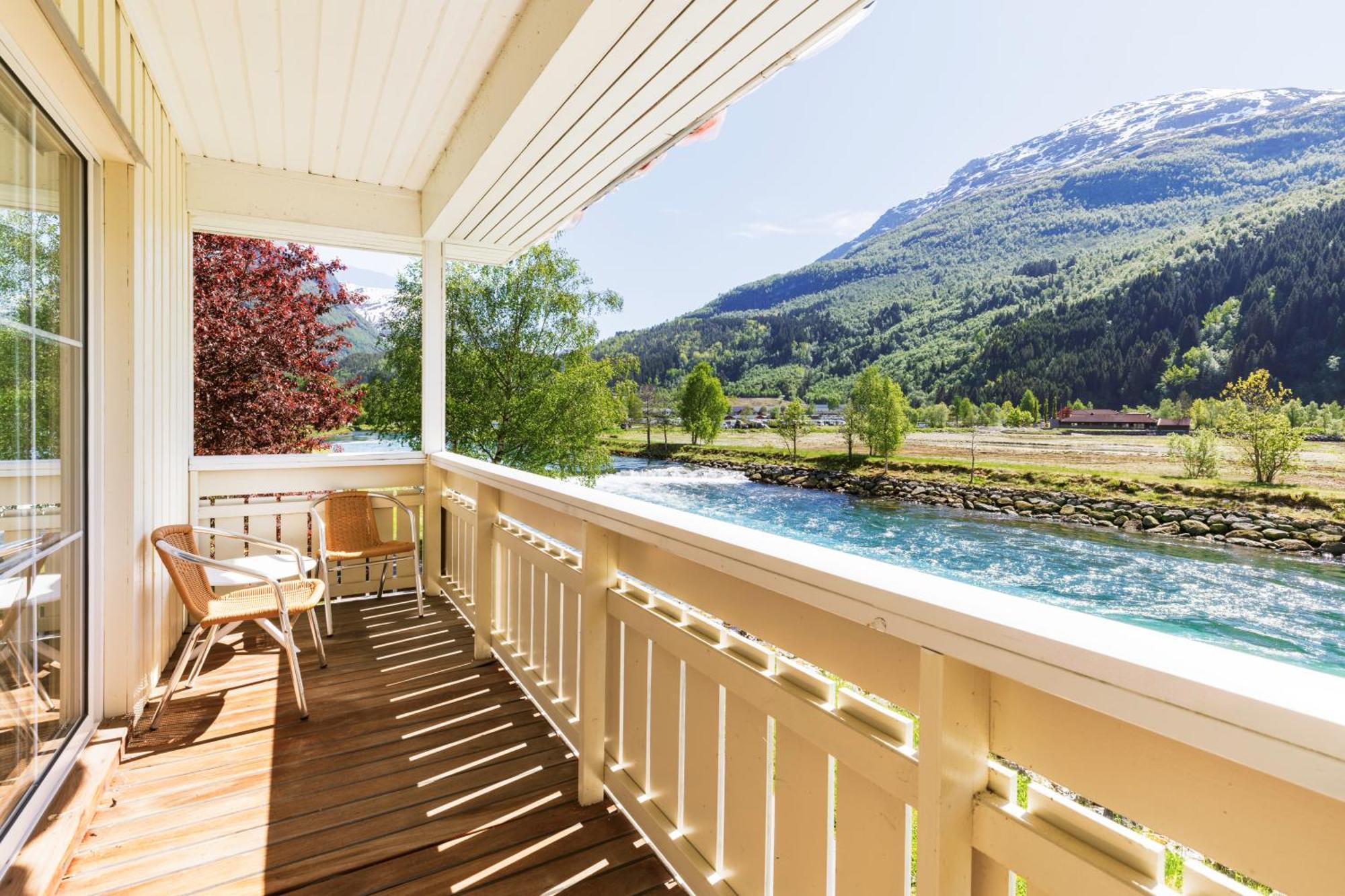 Hotel Loenfjord Loen Bagian luar foto
