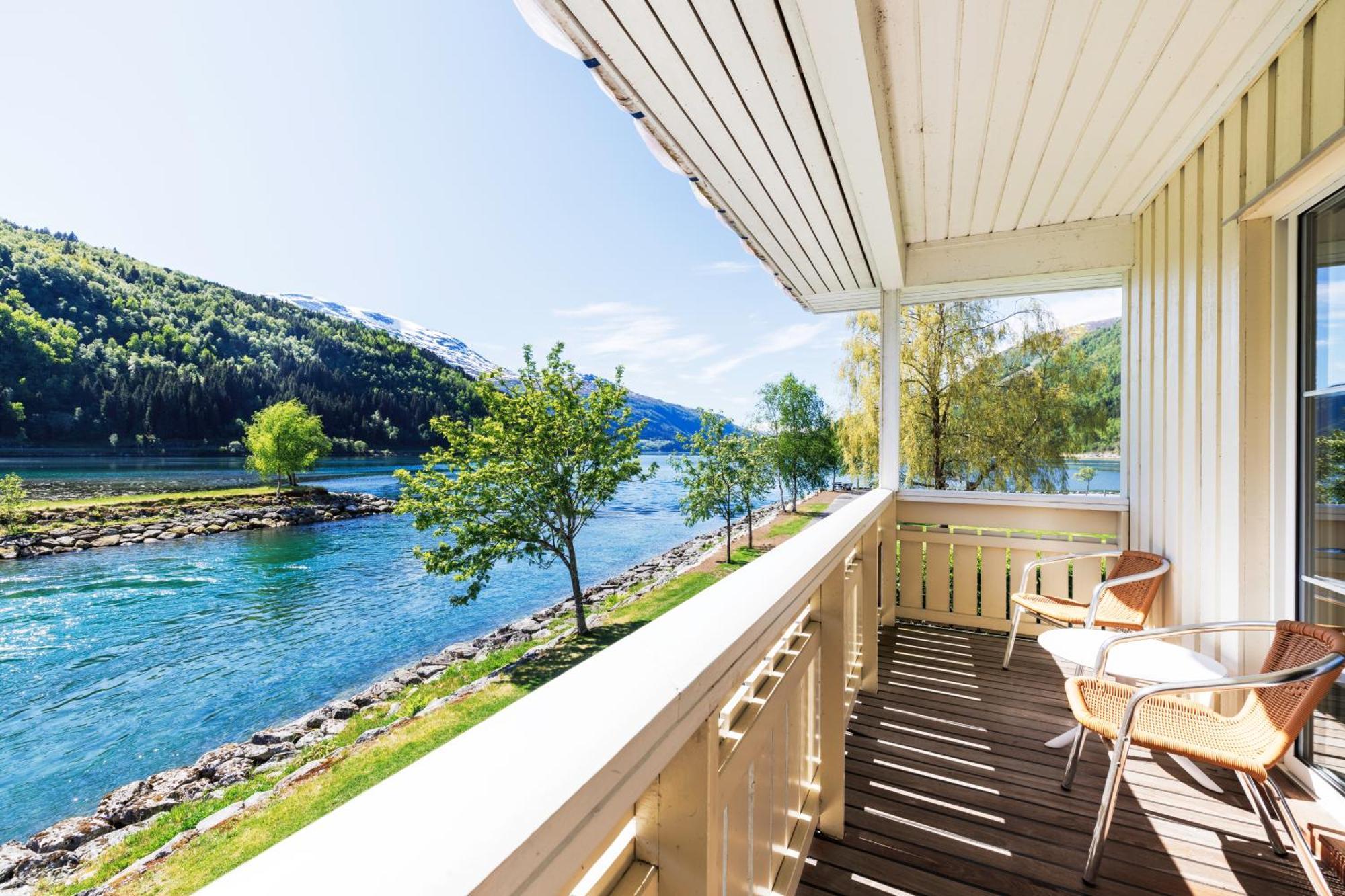 Hotel Loenfjord Loen Bagian luar foto
